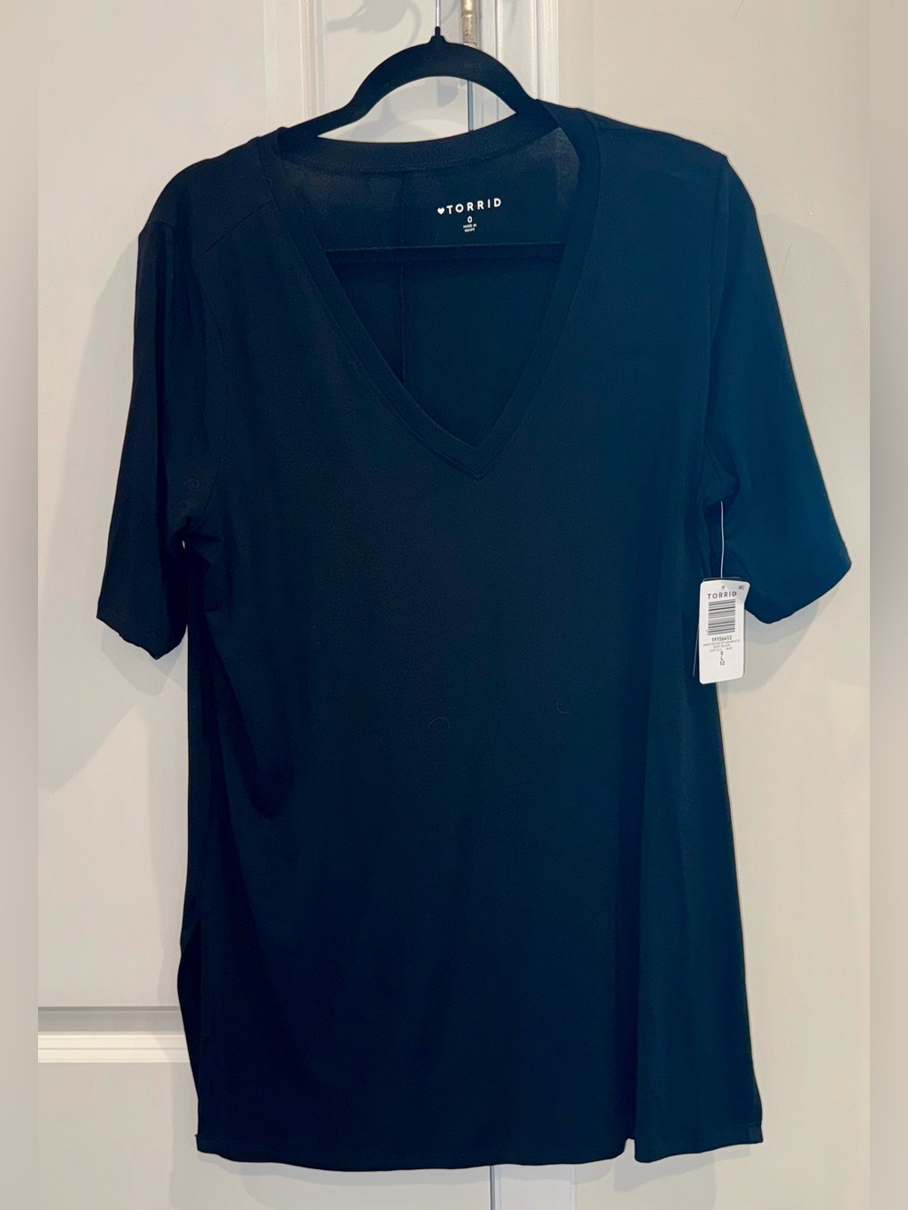 Torrid Super Soft V-Neck Side Slit Short Sleeve Tunic Tee Size 0 NWT